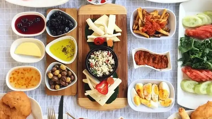 Açlık hissini artıran yiyecekler: Sahurda nelerden uzak durmalı?