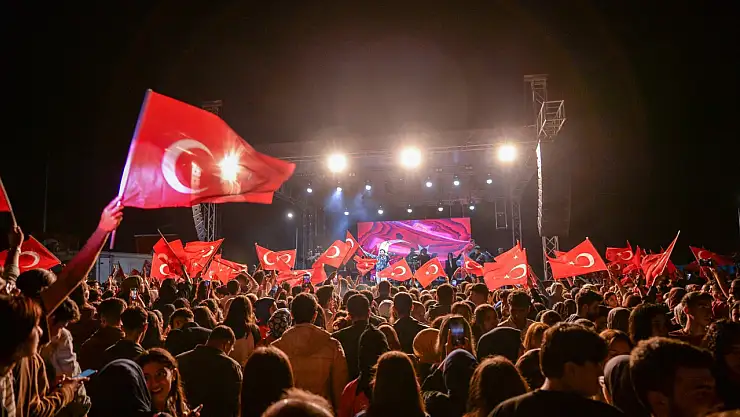 Adıyaman deprem sonrası ilk konserini yaşadı!