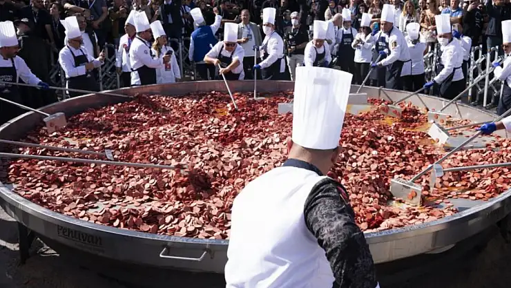 Afyon'a rekoru getiren dev tava Konya'da üretildi