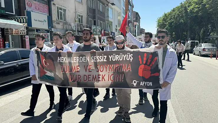 Afyonkarahisar'da sağlık çalışanları ve öğrenciler İsrail'in Gazze'ye saldırılarını protesto etti