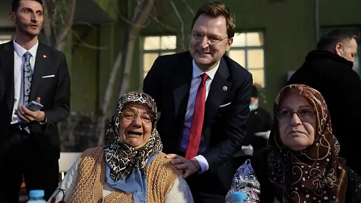 AK Parti Sağlık Politikaları Başkanı Yerebakan, hasta ve hasta yakınlarıyla iftarda görüştü