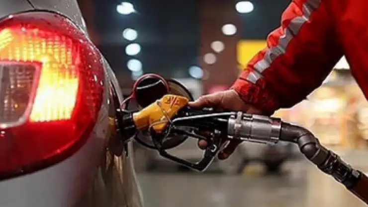 Akaryakıta zam gelmeye devam ediyor: Bu haber sürücüleri üzecek!