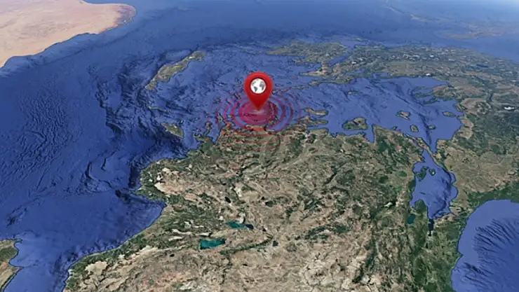 Akdeniz'de gece saatlerinde korkutan deprem: Bir ölü!