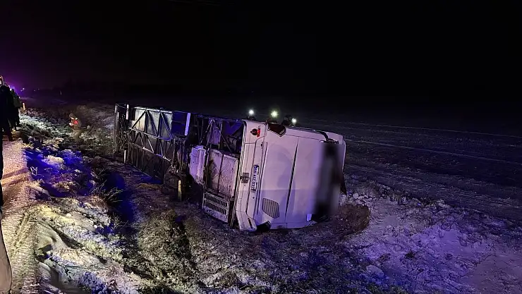Aksaray-Konya kara yolunda yolcu otobüsü devrildi: 20 yaralı!