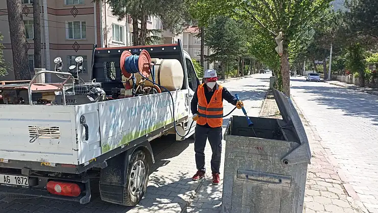 Akşehir Belediyesi ilaçlama faaliyetlerine başladı