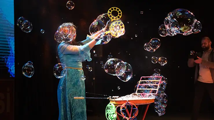 Akşehir'de 23 Nisan coşkusu: Minikler bayramın tadını doyasıya çıkardı