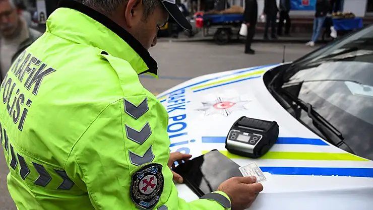 Akşehir'de kaçmaya çalışan motosiklet sürücüsüne ceza!