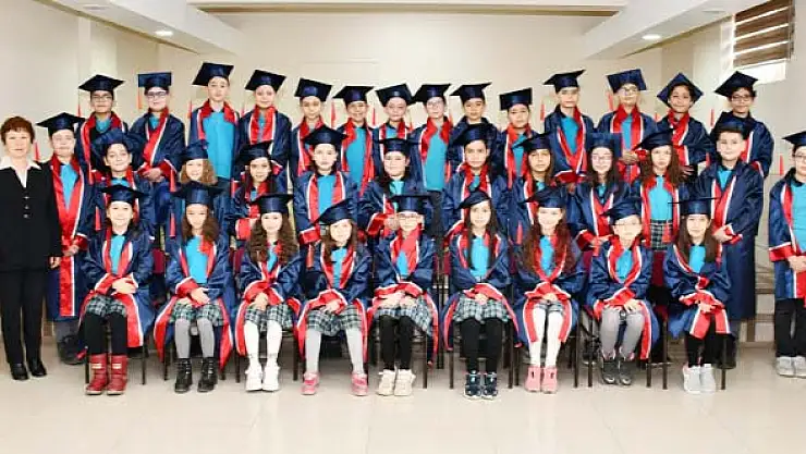 Akşehir'de Öğrencilerden İlk Şiirlerim Dergisi