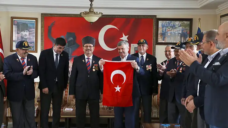 Akyürek, Şehit aileleri ve Gazileri ziyaret etti