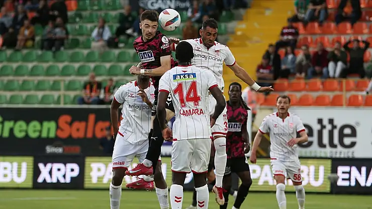 Alanyaspor sezonu galibiyetle kapattı