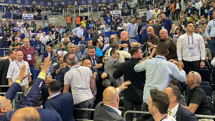 Ali Koç'un konuşması kongrede kavga çıkardı