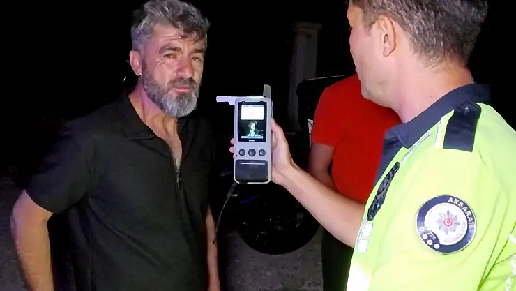 Alkollü sürücü ile vatandaşın 'Sen neden çekiyorsun?' polemiği kamerada