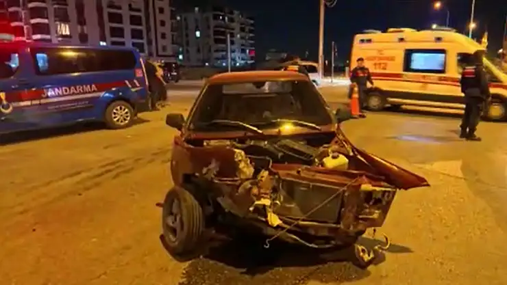 Alkollü sürücü ortalığı savaş alanına çevirdi: 2 yaralı