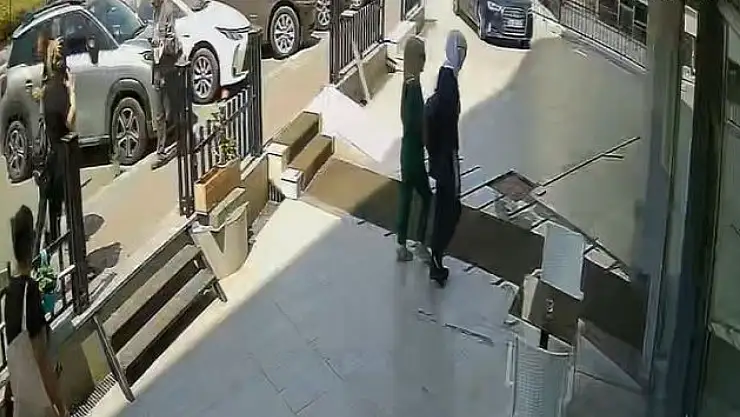 Altın dolu kasayı alıp götürdü