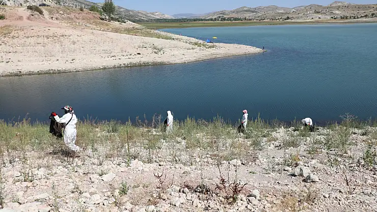 Altınapa Baraj Gölü'nde çevre temizliği: 8.500 kilo çöp toplandı
