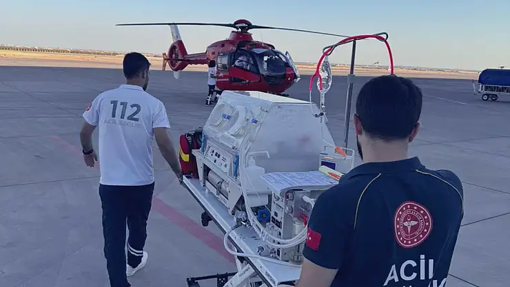 Ambulans helikopter bir günlük bebek için havalandı