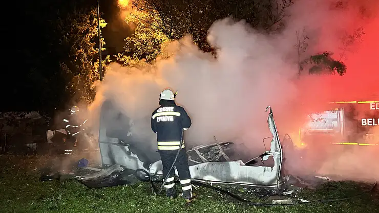 Annesinin mezarı hayatını kurtardı!