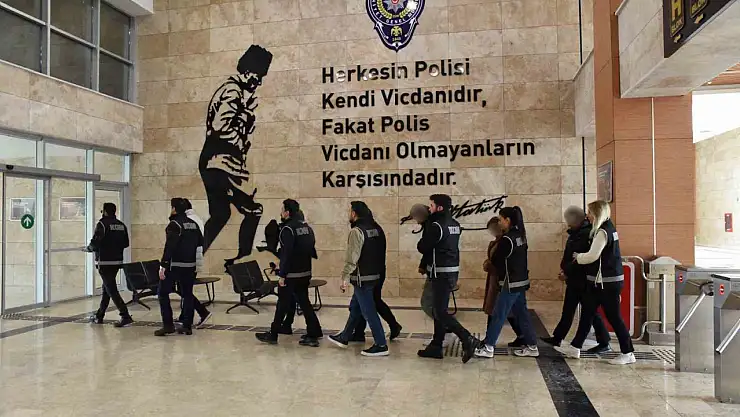 Antalya'da kredi dolandırıcılığı operasyonu