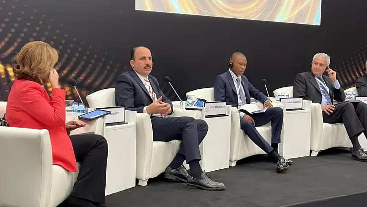 Antalya'da panele katıldı