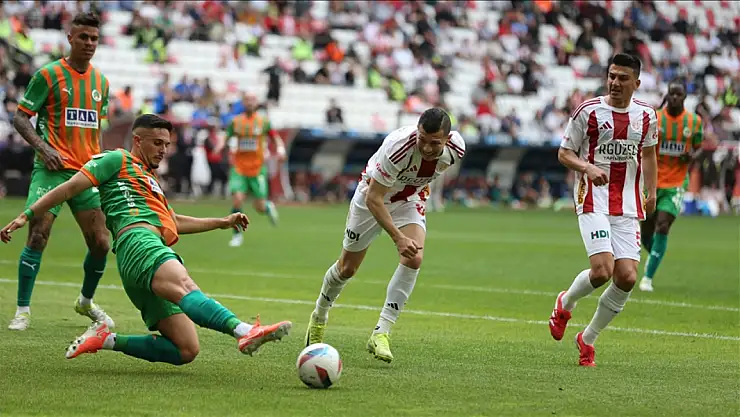 Antalyaspor, Alanyaspor'u mağlup ederek 3 puanı kaptı