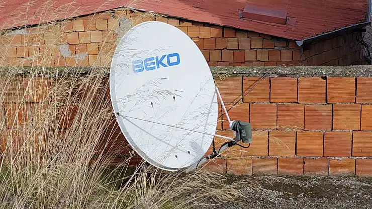 Anten tartışmasında çatıdan düşüp öldü!