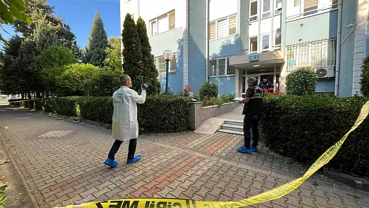 Apartman yöneticisi komşusuna pusu kurdu