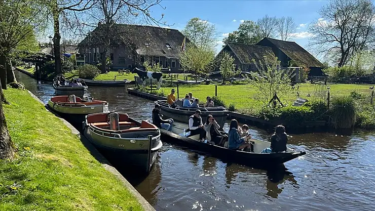 Araba yolu olmayan köy: Giethoorn