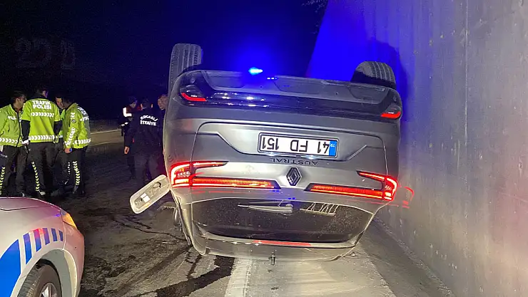 Aracın takla atmasıyla kaza yeri can pazarına döndü