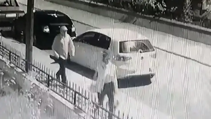 Aracına silahla saldırdılar, hayatını kaybetti!
