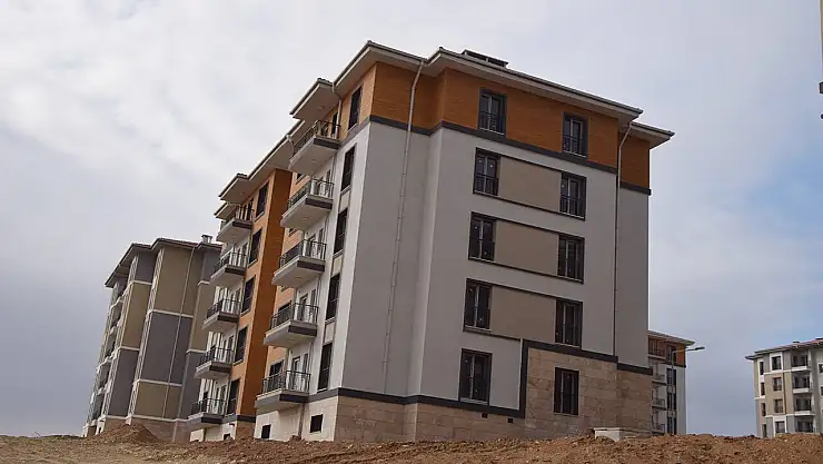 Ardıçlı TOKİ'de Okul Belirsizliği Sürüyor: Veliler Müjde Bekliyor