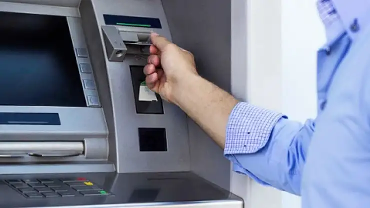 Arefe günü bankalar açık mı? Saat kaça kadar işlem yapılabilecek?