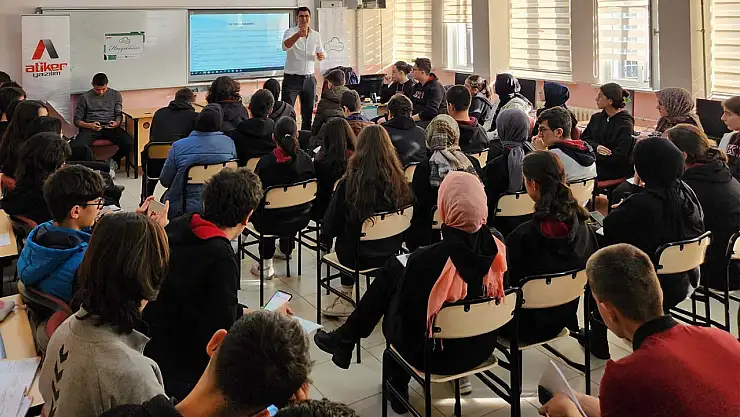 Atiker Yazılım'dan teknoloji eğitimine yenilikçi yaklaşım: Clomosy mobil uygulama geliştirme platformu