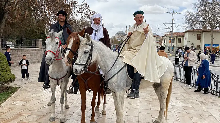 Atlarla Hac yolculuğu yapan yolcular Konya'da!