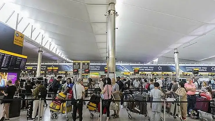 Avrupa'da havacılık sistemi çöktü: Peş peşe uçuş iptalleri geliyor