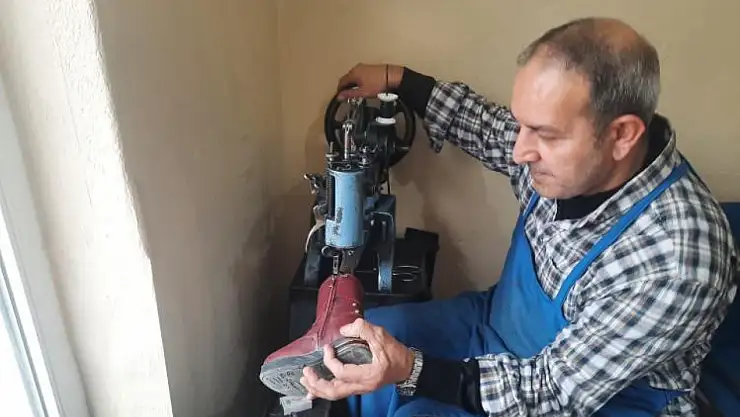 Fiyatlar artınca tamircilere rağbet arttı: Ayakkabı tamircileri randevulu sisteme geçti!