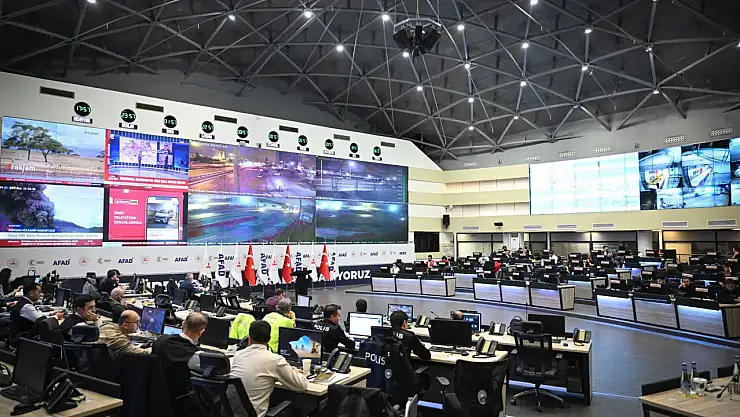 Bakan Kacır: 'Depremle ilgili gelişmeler takip ediliyor'