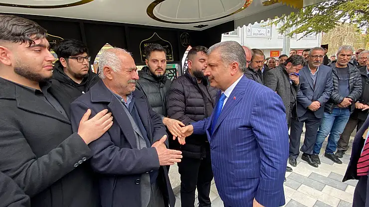 Bakan Koca Konya'da halasının oğlunun cenazesine katılım sağladı