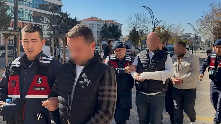 Bakan Yerlikaya duyurdu: Trafik polislerine saldıran 3 kişi hakkında gereği yapıldı!