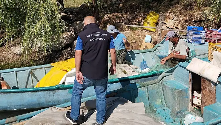 Balıkçı tekneleri ve balık işleme fabrikaları denetlendi