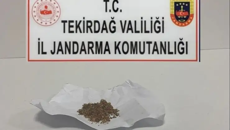 Bandrolsüz puro ve uyuşturucu madde ele geçirildi