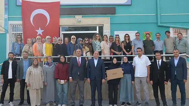 Başarıyı ödüllendiren okul