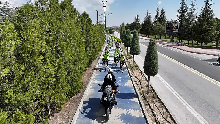 Başkan Altay: 'Güvenli Okul Yolları Projesi Sayesinde Çocuklar Okullarına Bisikletle Güvenle Gidebiliyor'