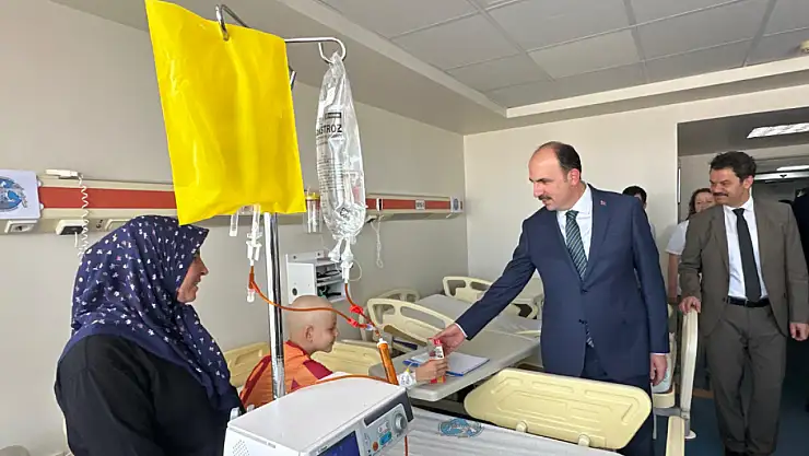 Başkan Altay, hasta ve hasta yakınları ziyaret etmeye devam ediyor!