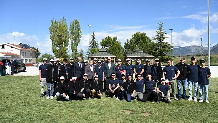 Başkan Altay Kampta …