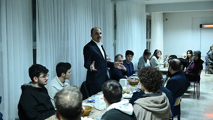 Başkan Altay sahurda öğrencilerle buluştu