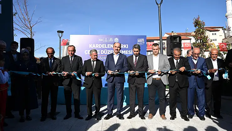 Başkan Altay, Yunak'a kazandırılan 14 milyon 700 bin liralık Kardelen Parkı'nın açılışını yaptı