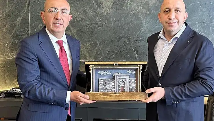 Başkan Kavuş'tan Mekpan Panel'e anlamlı ziyaret