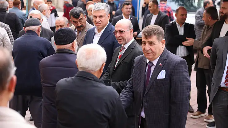 Başkan Pekyatırmacı cuma çıkışı vatandaşlarla bir araya geldi