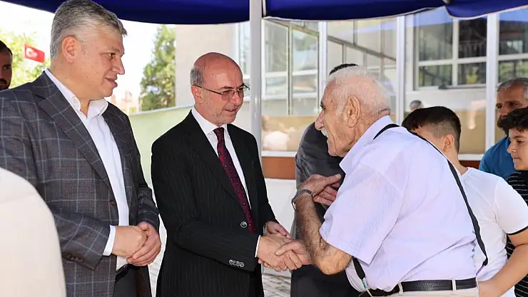 Başkan Pekyatırmacı, Cumhuriyet Mahallesi'nde vatandaşlarla bir araya geldi