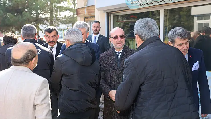 Başkan Pekyatırmacı Yeni Camii'nde vatandaşlarla bir araya geldi